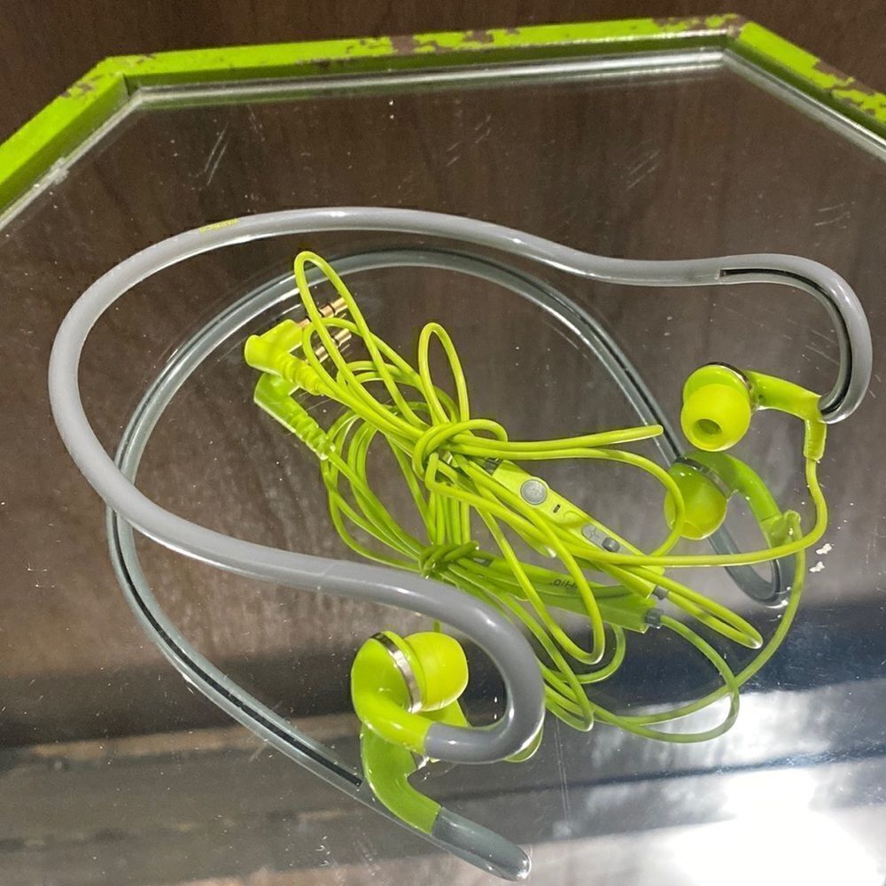 iHip headphones with volume controls.